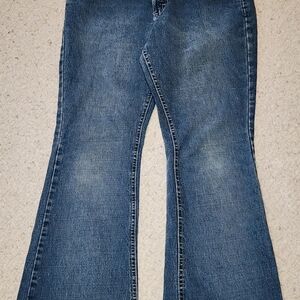 Lee Women's Flare Jeans in Classic Blue